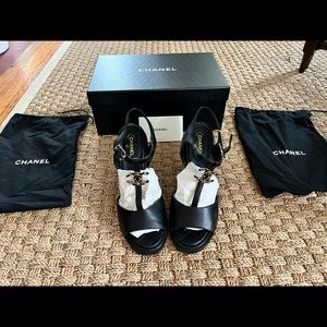 CHANEL 2016 interlocking CC logo T Strap Sandals sz9